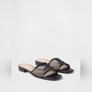 NWT Gap New Mesh Sandals Black